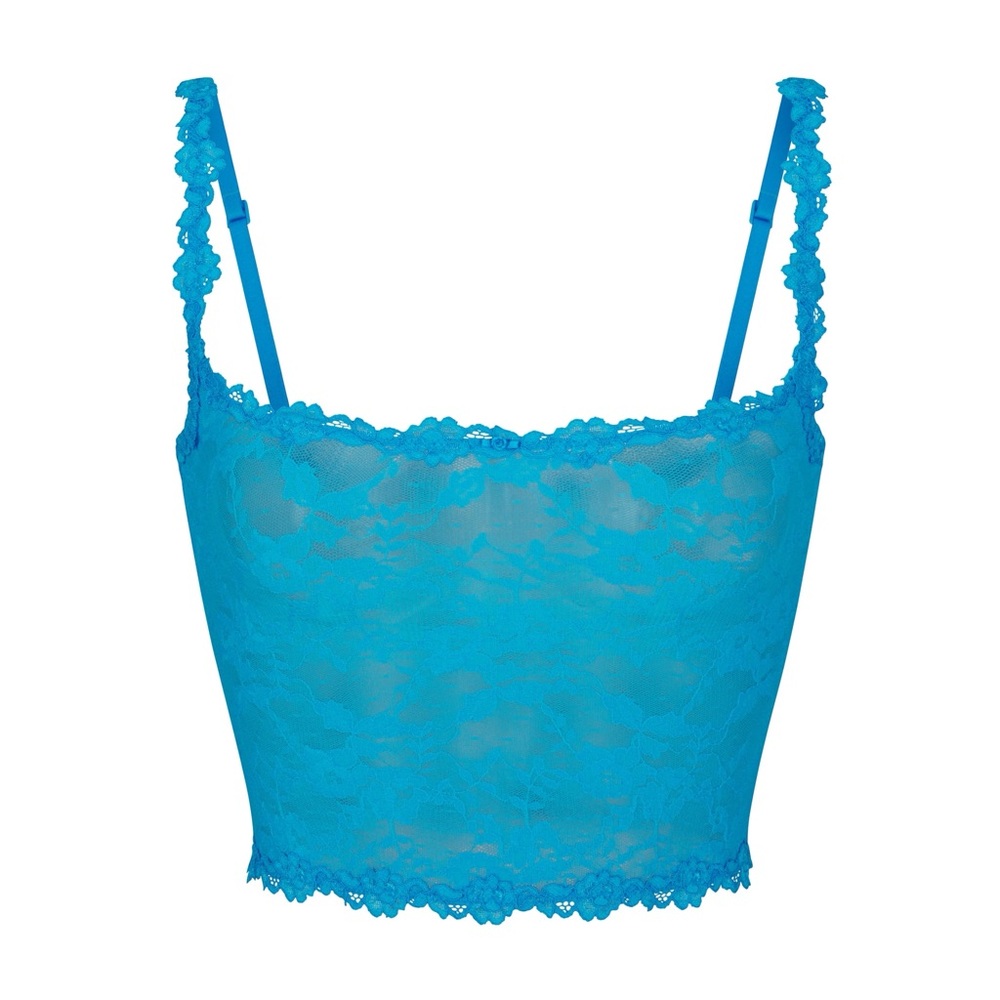 Skims Stretch Lace Cami in Mykonos